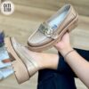 MOCASINES EN 💯%CUERO FOLIAS CON APLIQUES EN CUEROS TRASPASADOS  METALIZADOS - beis